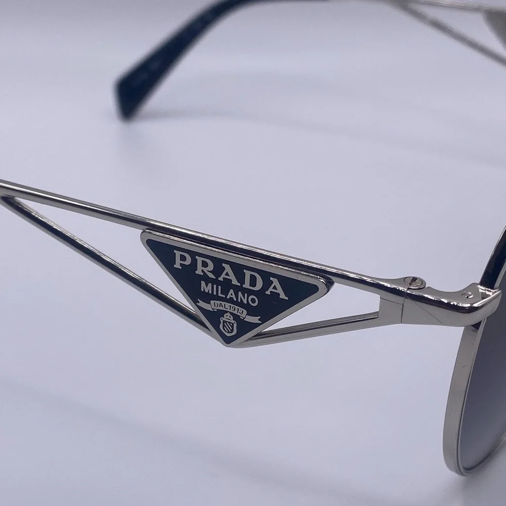 Prada excellent very